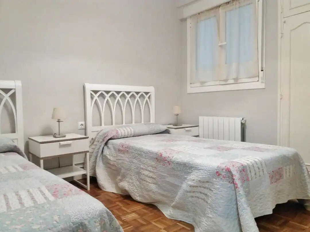 Habitación de Piso de alquiler en Donostia - San Sebastián  con Calefacción y Balcón