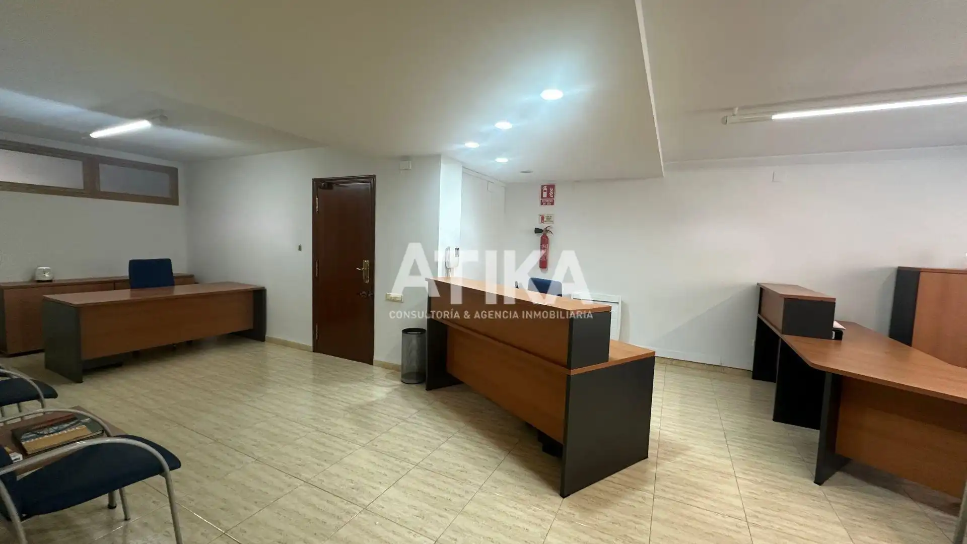 Locale commerciale in vendita a Sant Josep - Zona Hospital, imagen 2