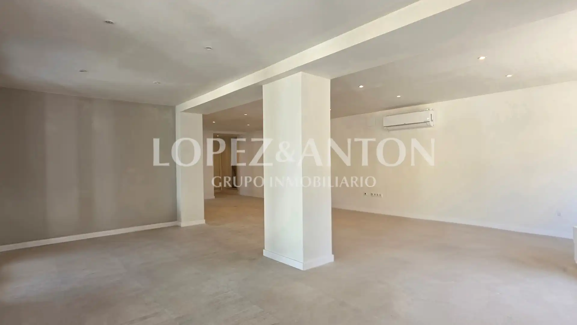 Houses for sale in L'Eliana  with Air Conditioner, Private garden and Parquet flooring