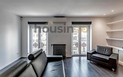 Living room of Attic for sale in  Madrid Capital  with Air Conditioner, Terrace and Balcony