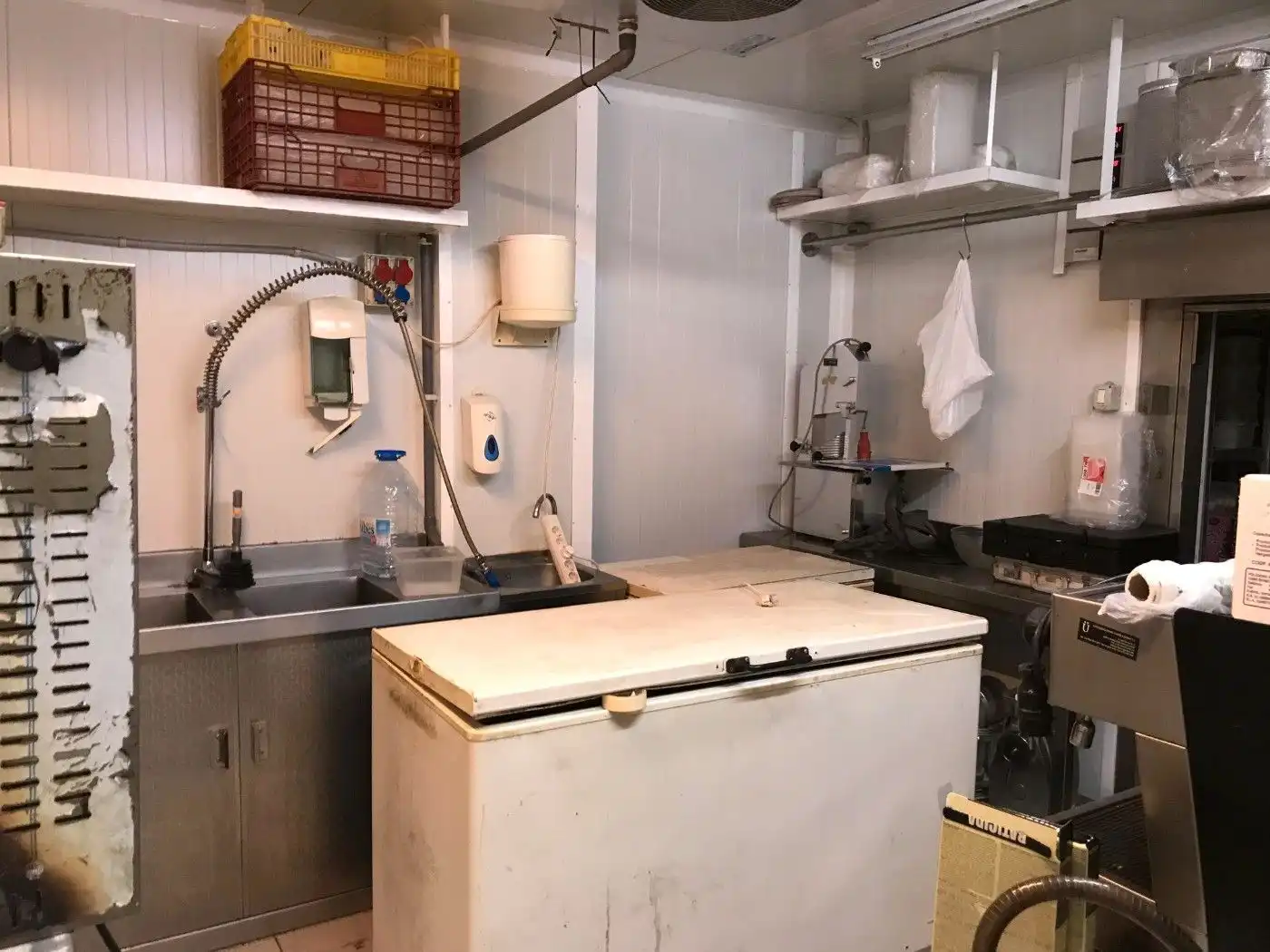 Küche von Wohnung zum Verkauf in Pineda de Mar mit Klimaanlage und Heizung