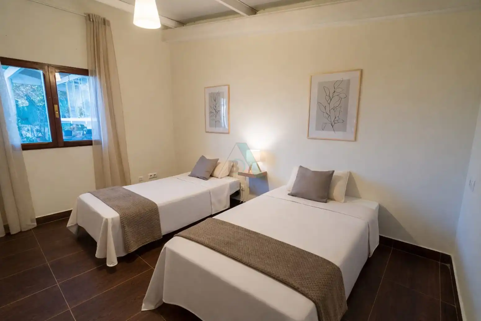 Dormitori de Casa o xalet en venda en Llanes amb Jardí privat, Terrassa i Piscina
