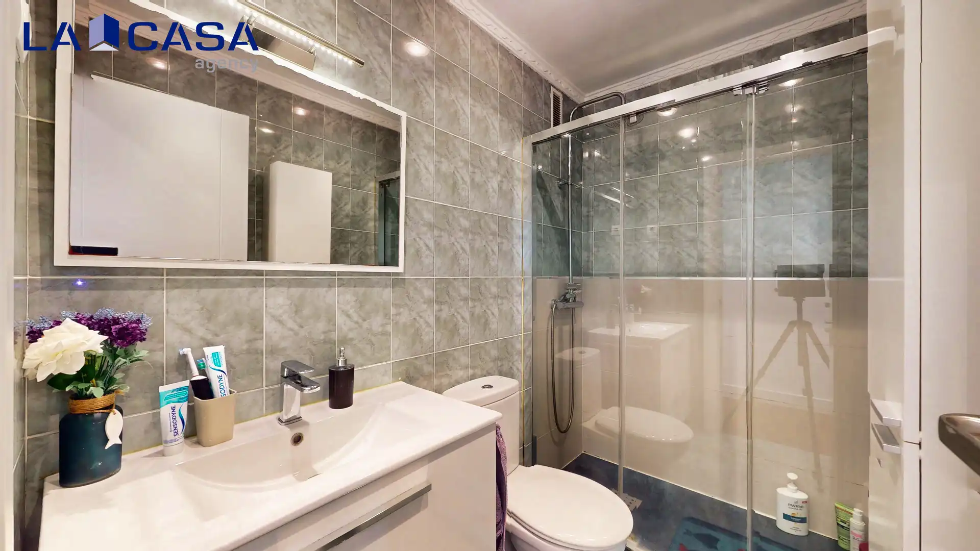 Baño de Piso en venta en Bilbao  con Trastero y Balcón