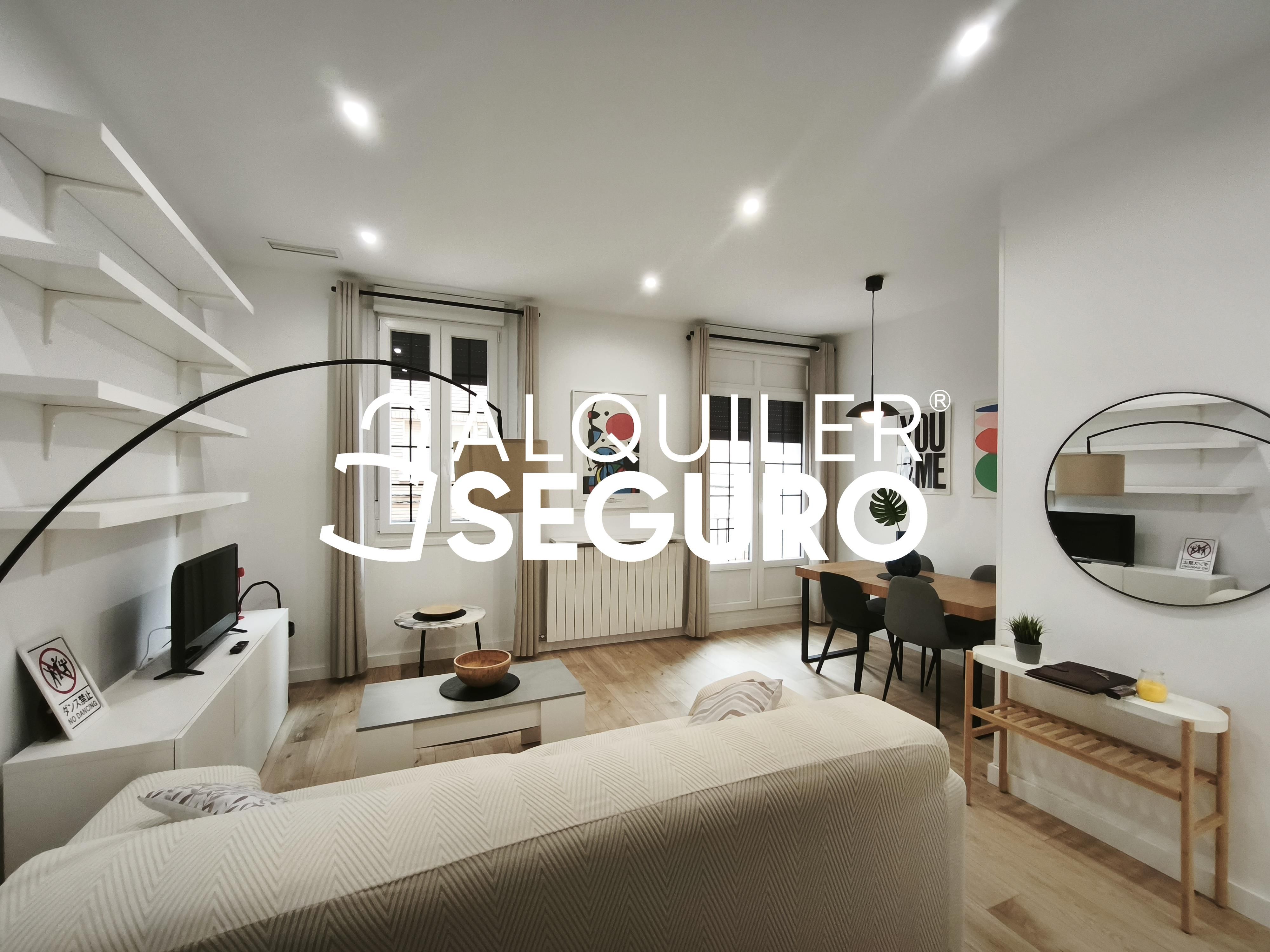 Sala d'estar de Pis de lloguer en  Zaragoza Capital amb Aire condicionat, Calefacció i Moblat