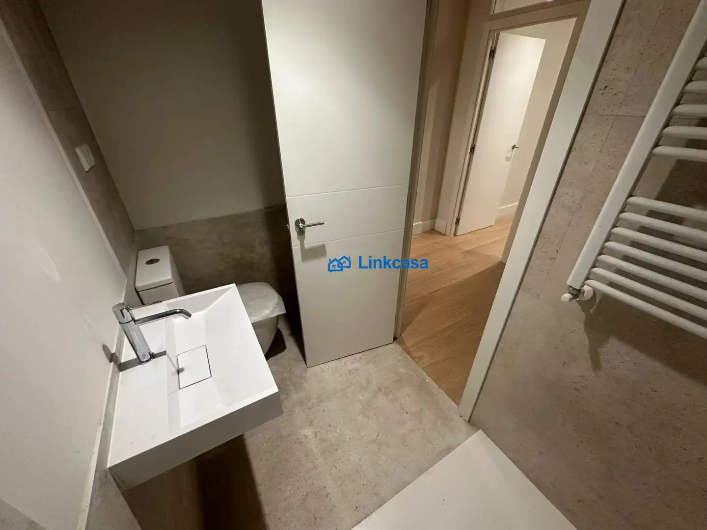 Badezimmer von Geschaftsraum zum Verkauf in Madrid mit Klimaanlage und Möbliert