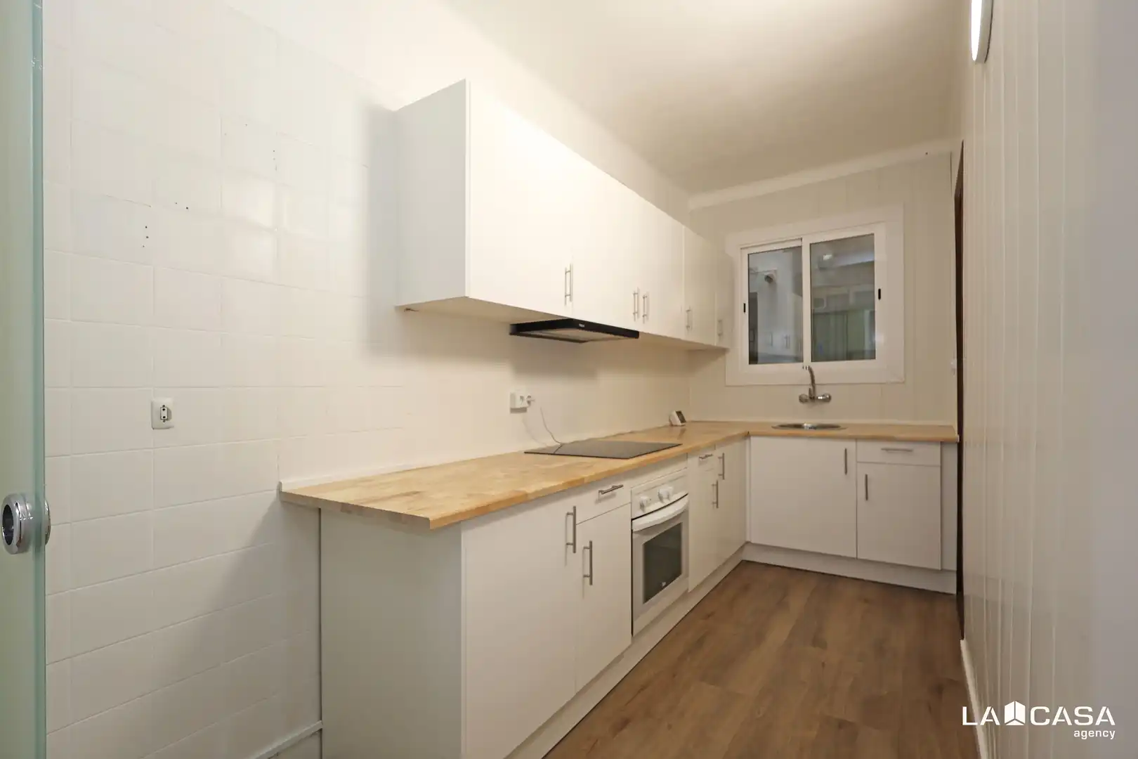 Cocina de Piso en venta en Barcelona con Balcón