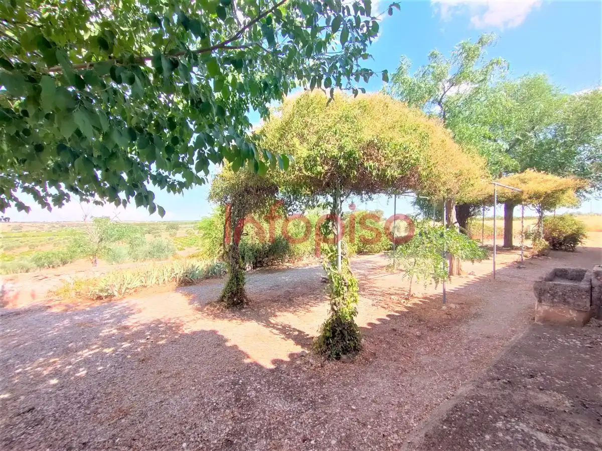 Country homes for sale in Valdepeñas