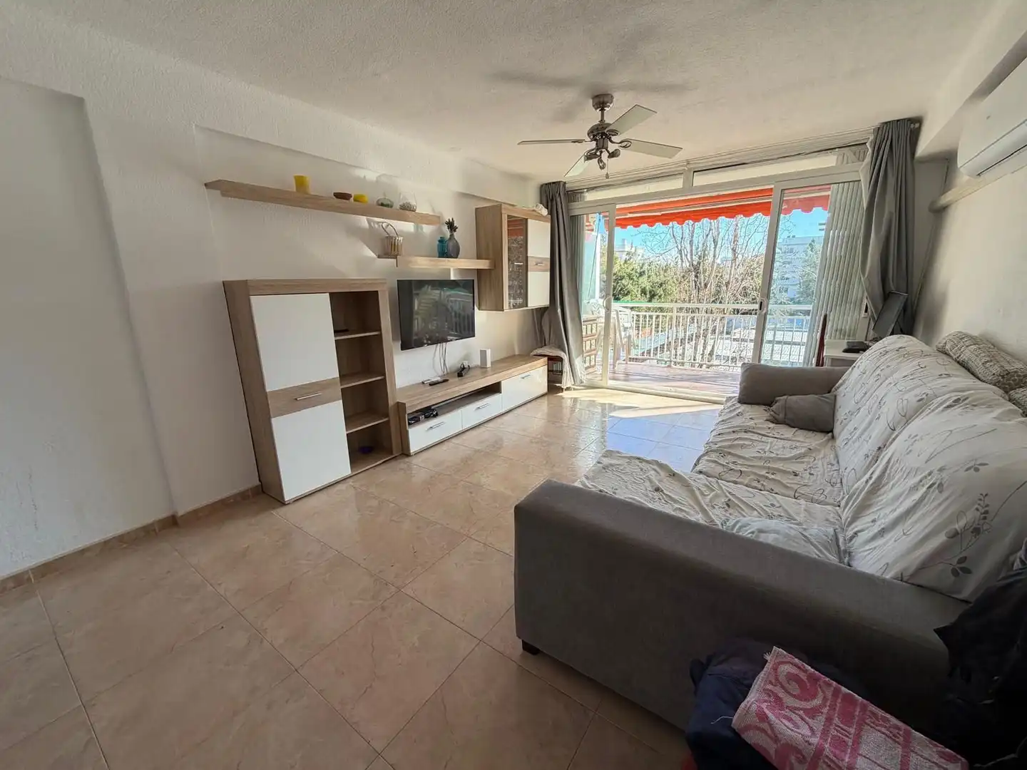 Living room of Apartments for sale in Salou  with Air Conditioner, Heating and Terrace