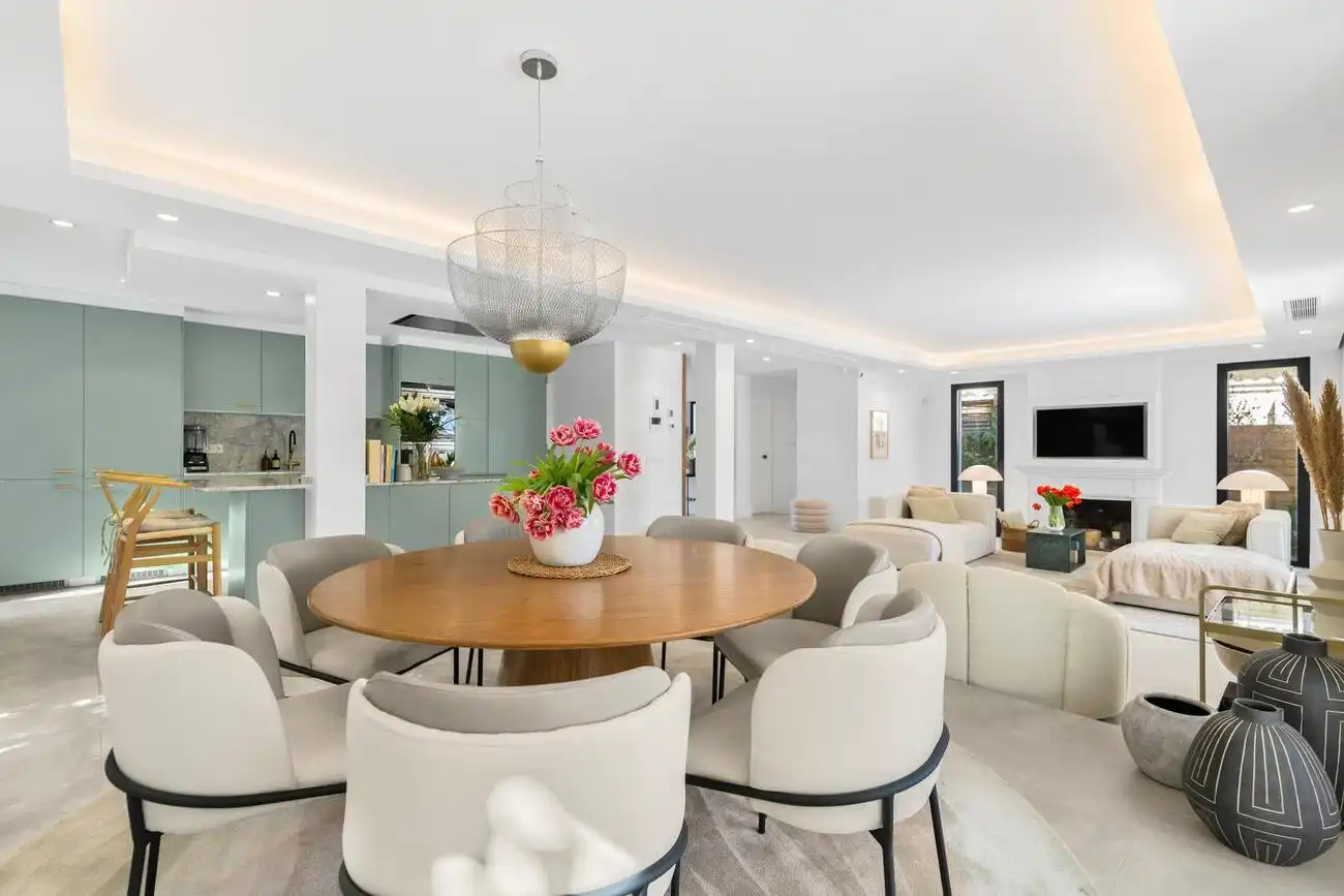 Comedor de Casa o chalet de alquiler en Marbella con Aire acondicionado, Calefacción y Jardín privado