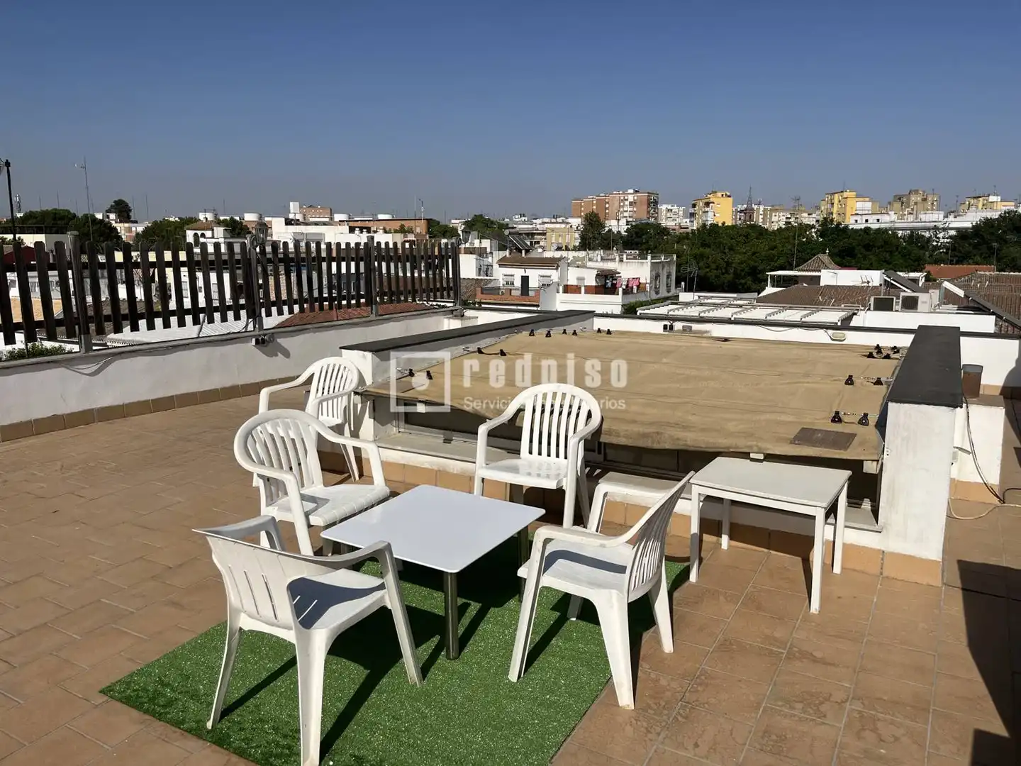 Pis de lloguer a de los Dolores León, Barrio León
