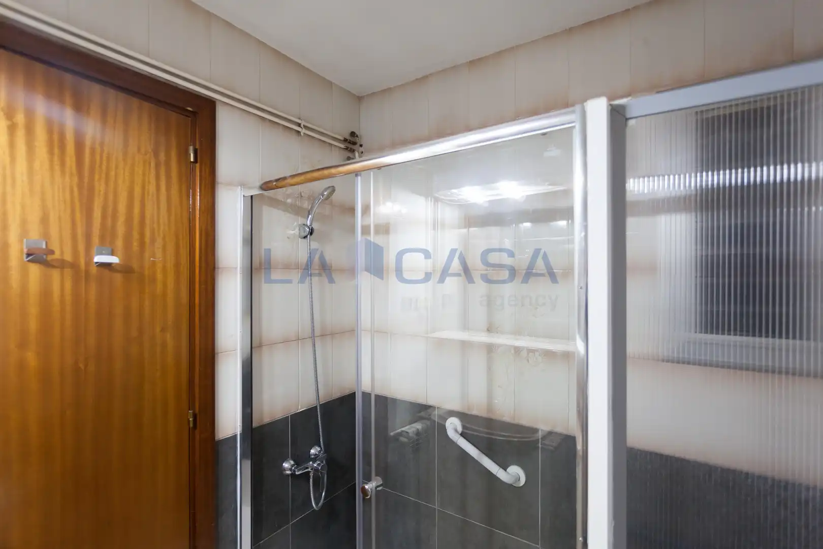 Badezimmer von Wohnung zum Verkauf in L'Hospitalet de Llobregat mit Balkon