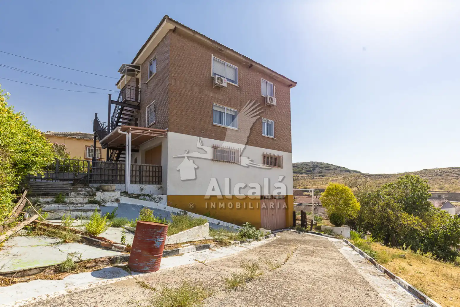 Vista exterior de Casa o xalet en venda en Villalbilla amb Aire condicionat, Calefacció i Jardí privat