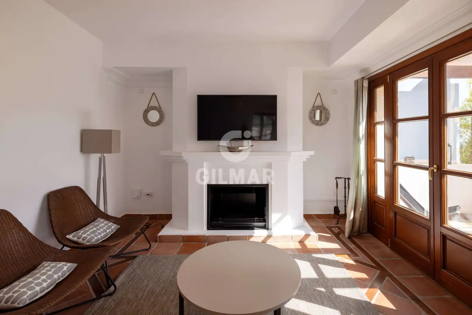 Sala de estar de Casa adosada en venta en Benahavís con Calefacción y Piscina