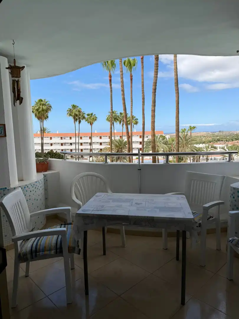 Terraza de Apartamento en venta en San Bartolomé de Tirajana con Amueblado y Piscina comunitaria
