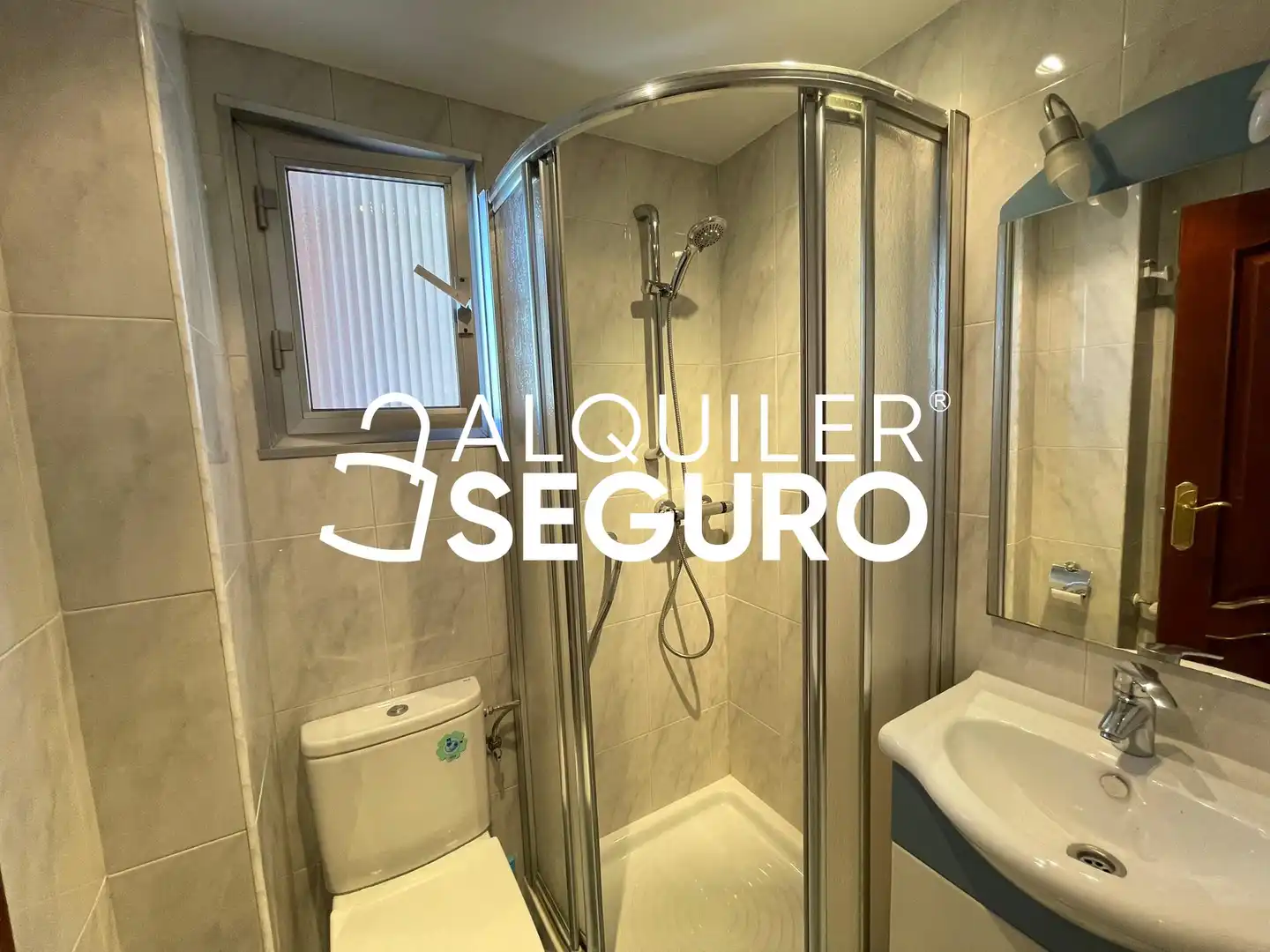 Bathroom of Flat for rent in Madrid  with Heating, Terrace and Swimming Pool