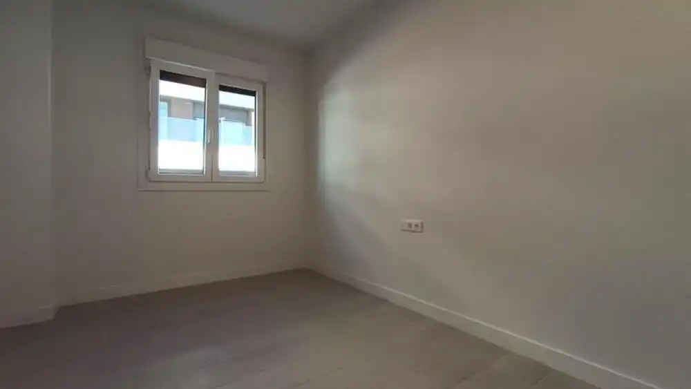 Habitación de Apartamento de alquiler en Estepona con Aire acondicionado, Calefacción y Terraza