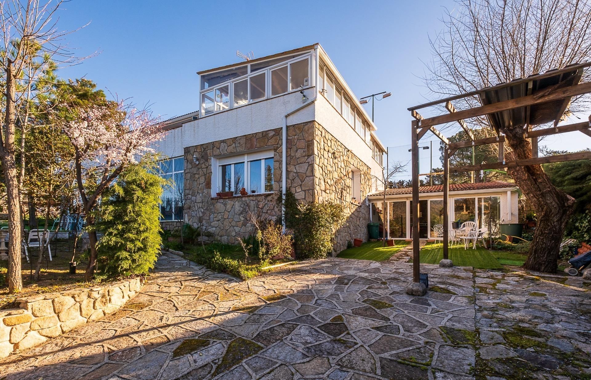 Exterior view of House or chalet for sale in Robledo de Chavela  with Private garden, Terrace and Storage room