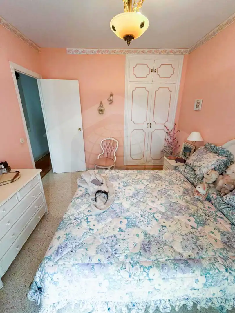 Dormitori de Casa o xalet en venda en Estepona amb Jardí privat, Terrassa i Moblat