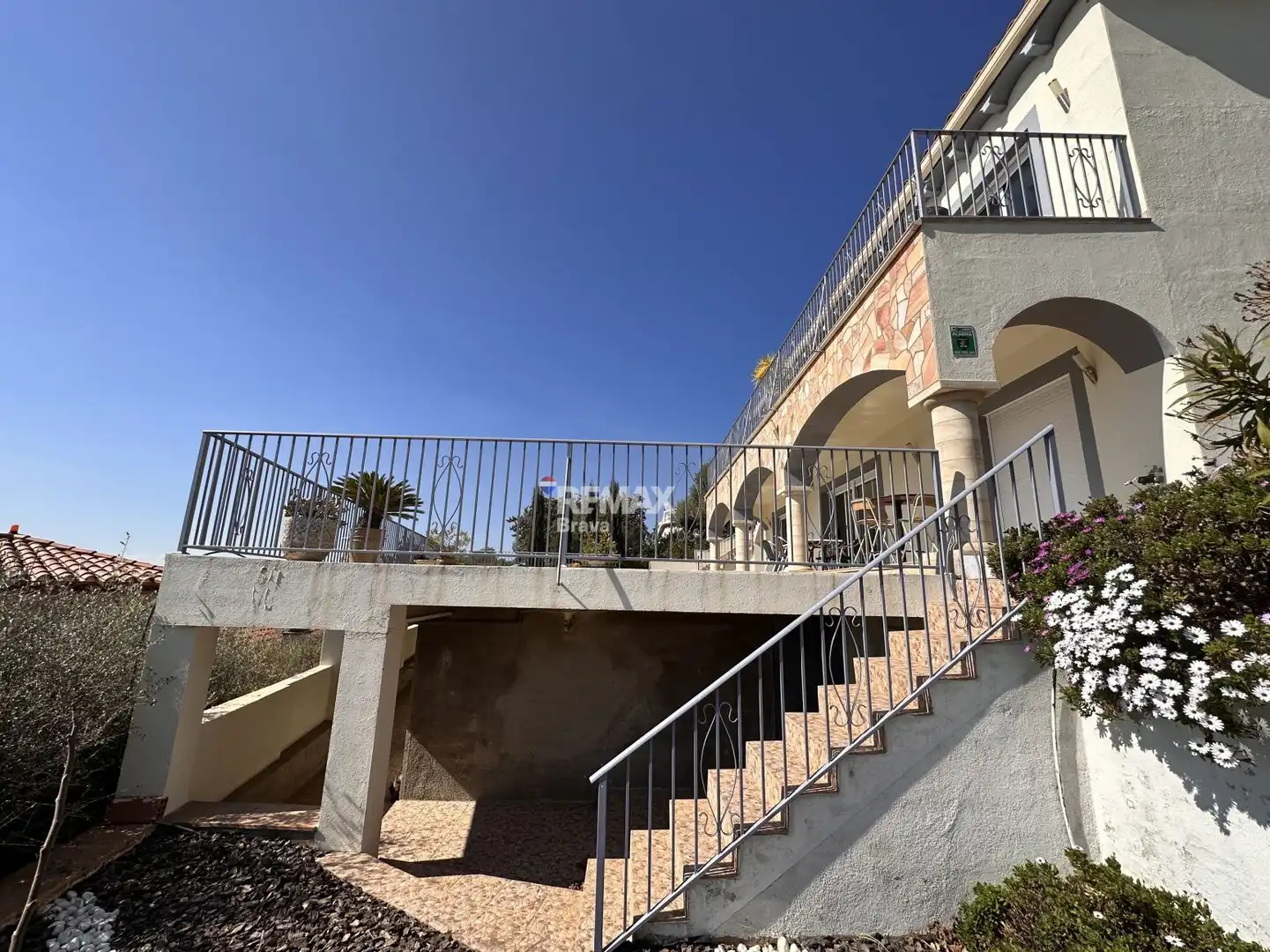 Vista exterior de Casa o xalet en venda en Roses amb Aire condicionat, Jardí privat i Piscina