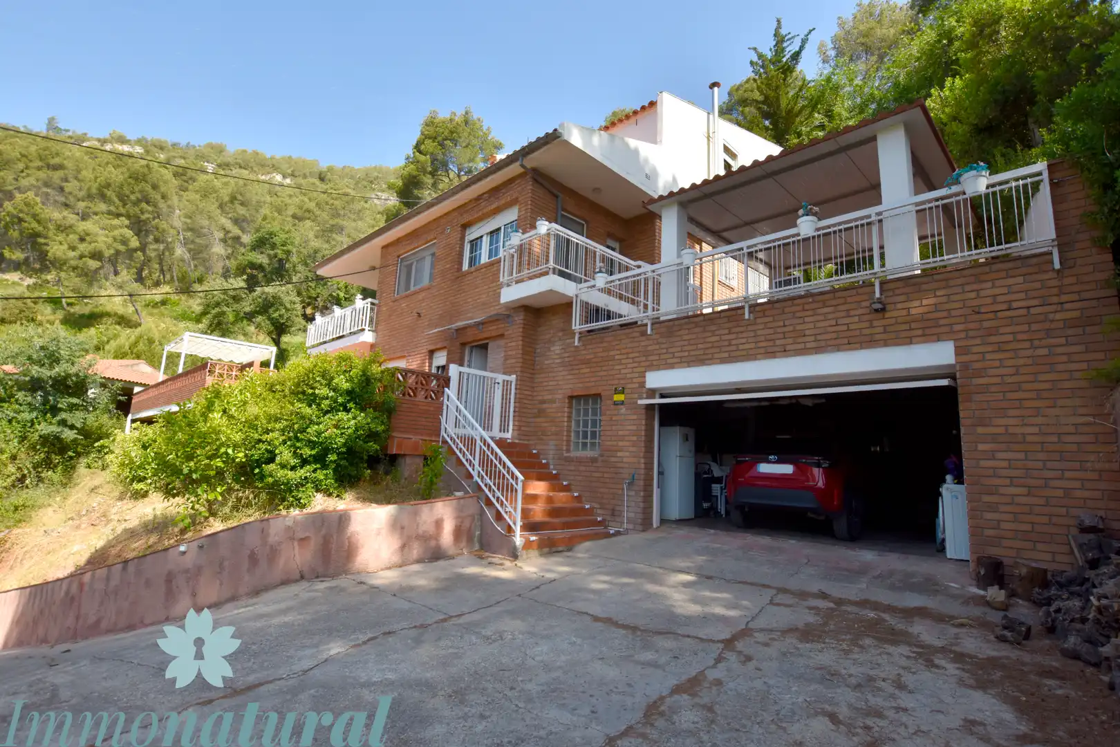 Vista exterior de Casa o chalet en venta en Torrelles de Llobregat con Aire acondicionado, Calefacción y Jardín privado