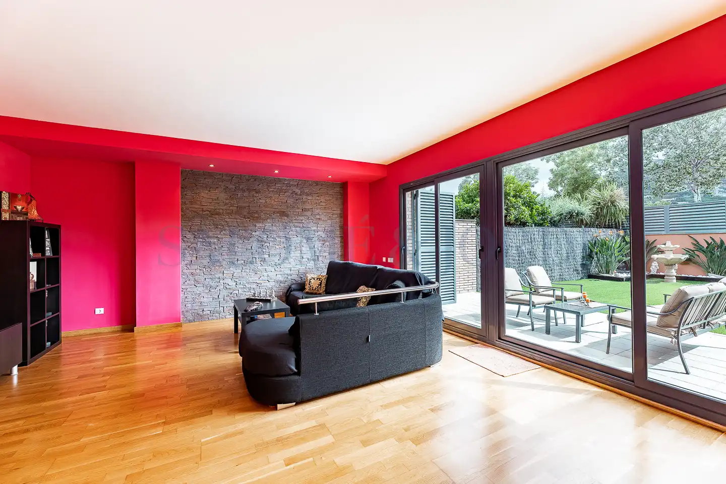 Sala d'estar de Casa adosada en venda en Cabrils amb Aire condicionat, Calefacció i Jardí privat