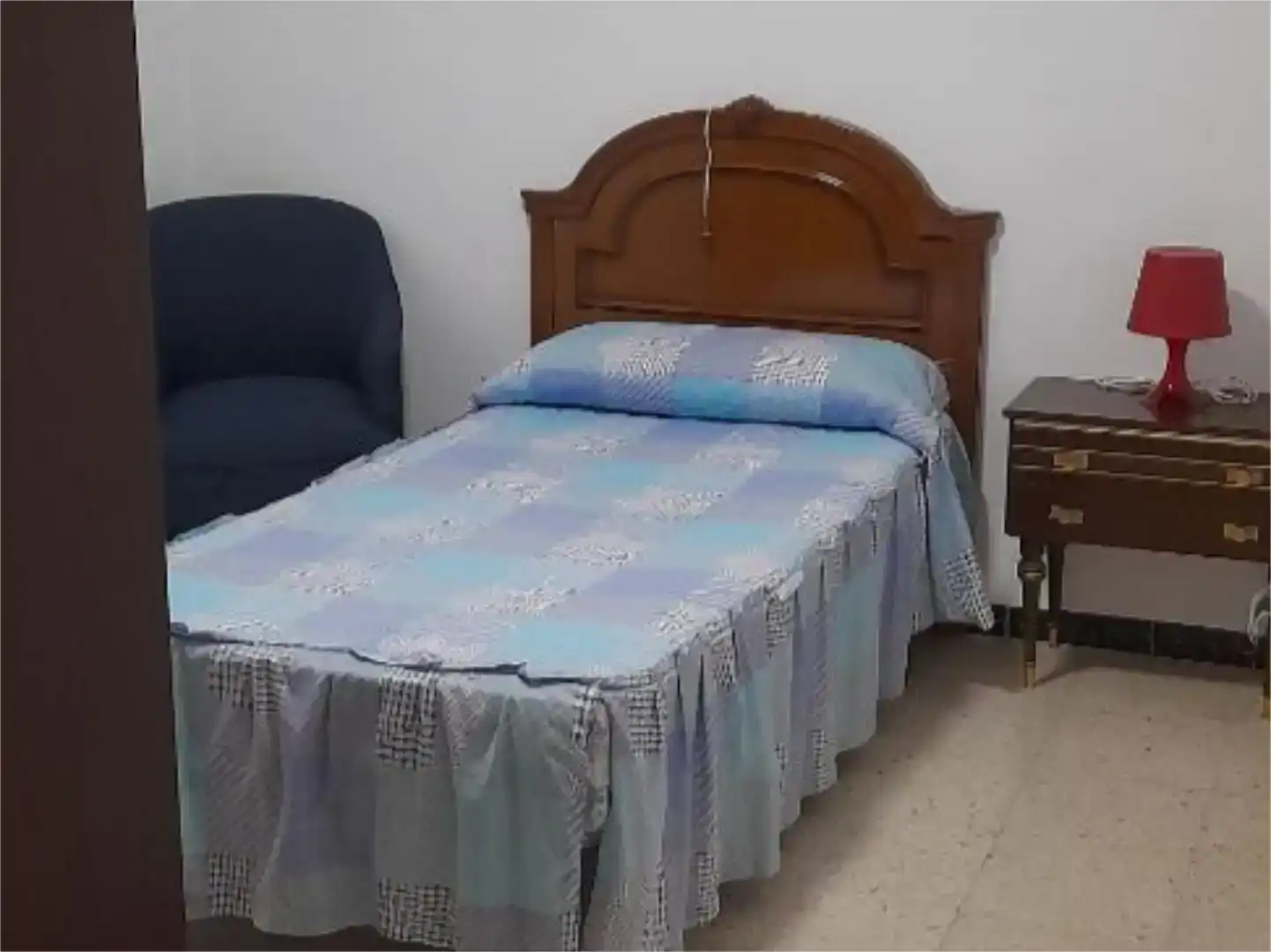 Habitación de Casa adosada en venta en Cilleros con Amueblado y Balcón