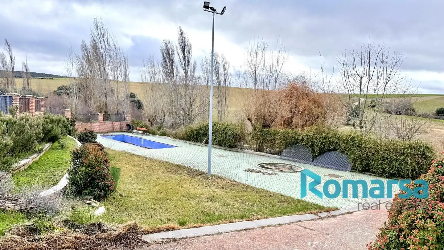 Schwimmbecken von Einfamilien-Reihenhaus zum Verkauf in El Parral mit Heizung und Terrasse