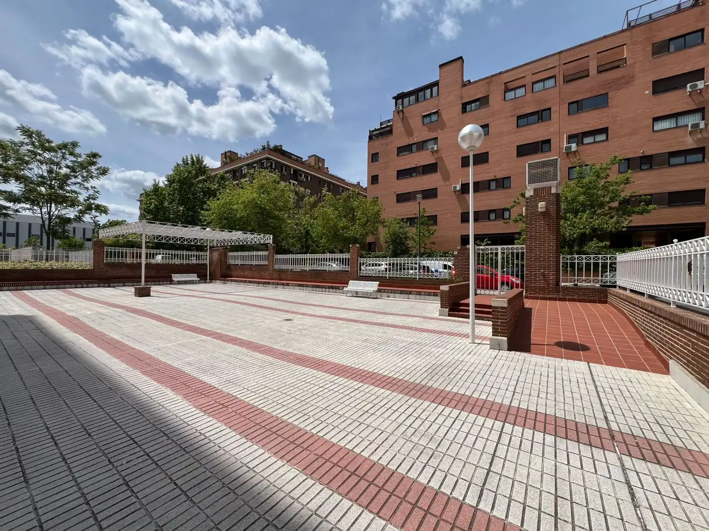 Vista exterior de Piso en venta en Tres Cantos con Calefacción y Trastero