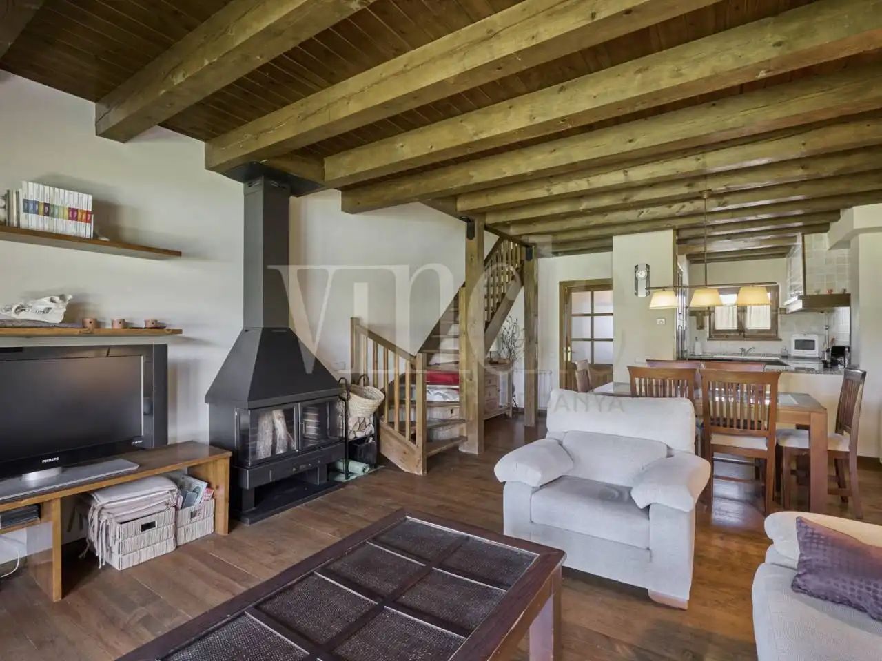 Sala d'estar de Casa adosada en venda en Bellver de Cerdanya amb Calefacció, Parquet i Terrassa