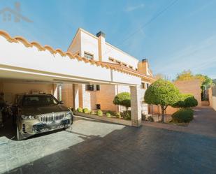 Exterior view of House or chalet for sale in Villanueva de la Cañada  with Air Conditioner, Terrace and Swimming Pool