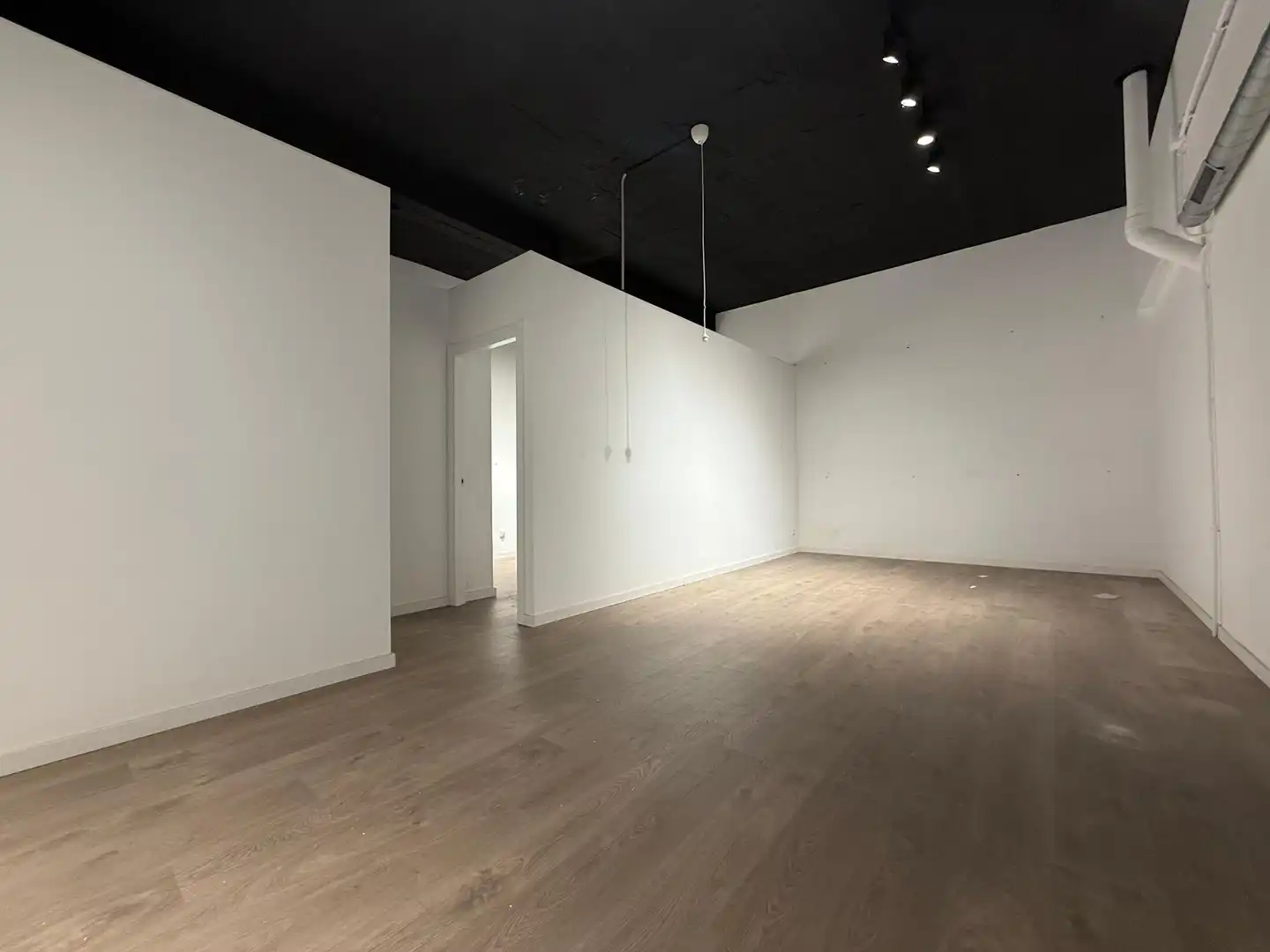 Business premises to rent in Centre - Sant Oleguer, imagen 2