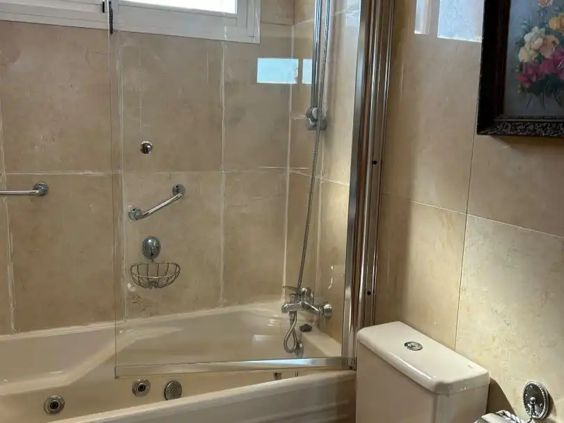 Baño de Ático en venta en Majadahonda con Aire acondicionado, Terraza y Balcón