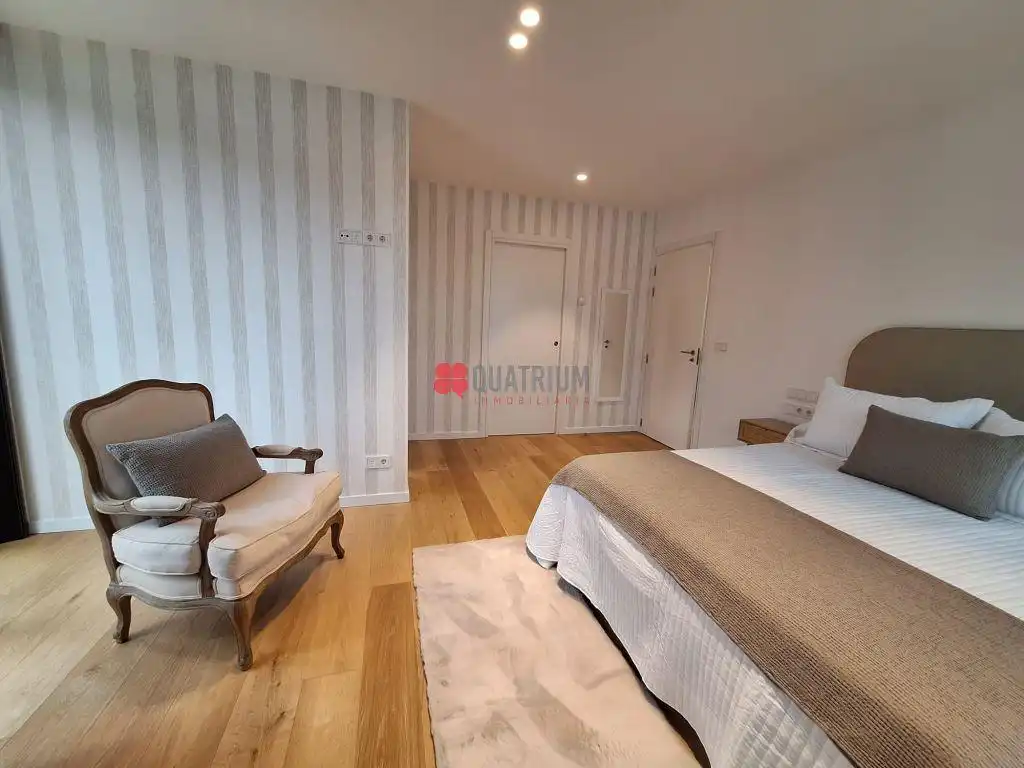 Habitación de Piso de alquiler en Santiago de Compostela  con Calefacción, Terraza y Amueblado