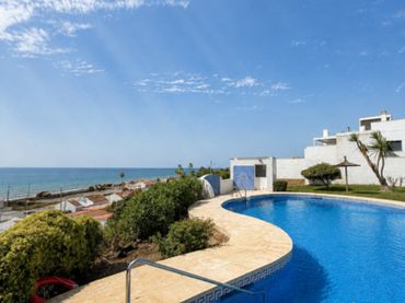 House with pool for sale in Calle Barranco del Agua 1