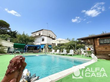 Casa con balcón en venta en Aiguaviva Parc