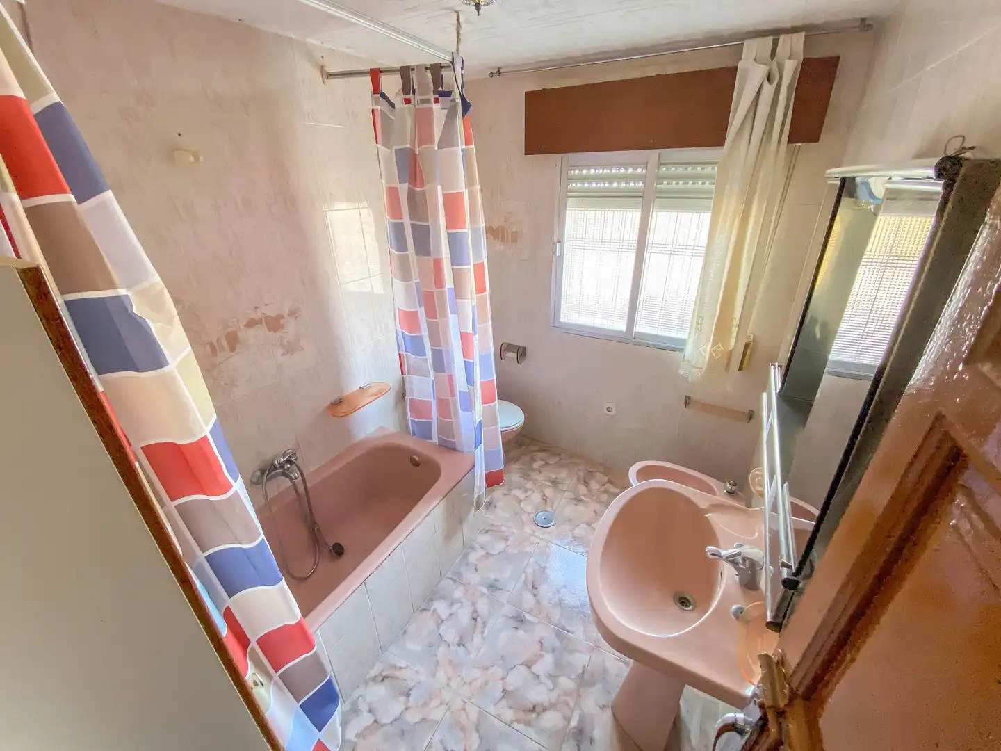 Baño de Finca rústica en venta en Agrón con Calefacción, Terraza y Trastero