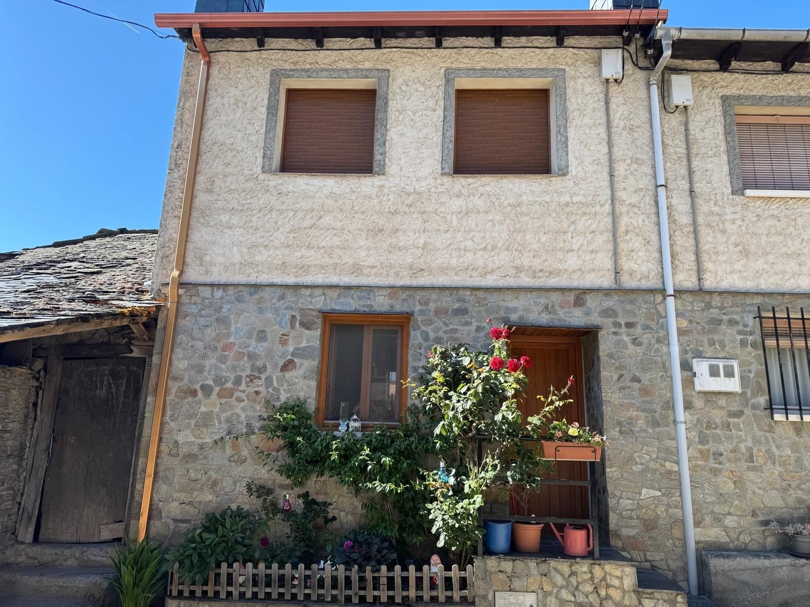Exterior view of House or chalet for sale in Ponferrada