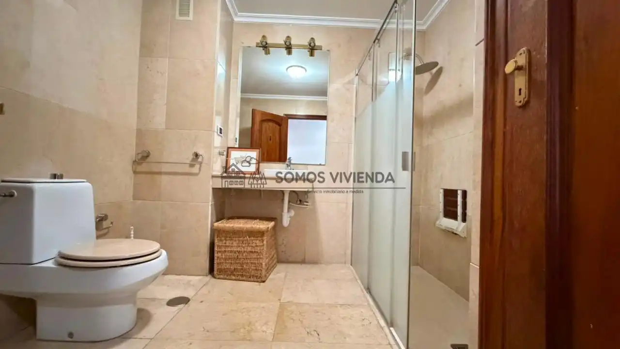 Bathroom of Flat for sale in Ourense Capital   with Heating, Furnished and Balcony
