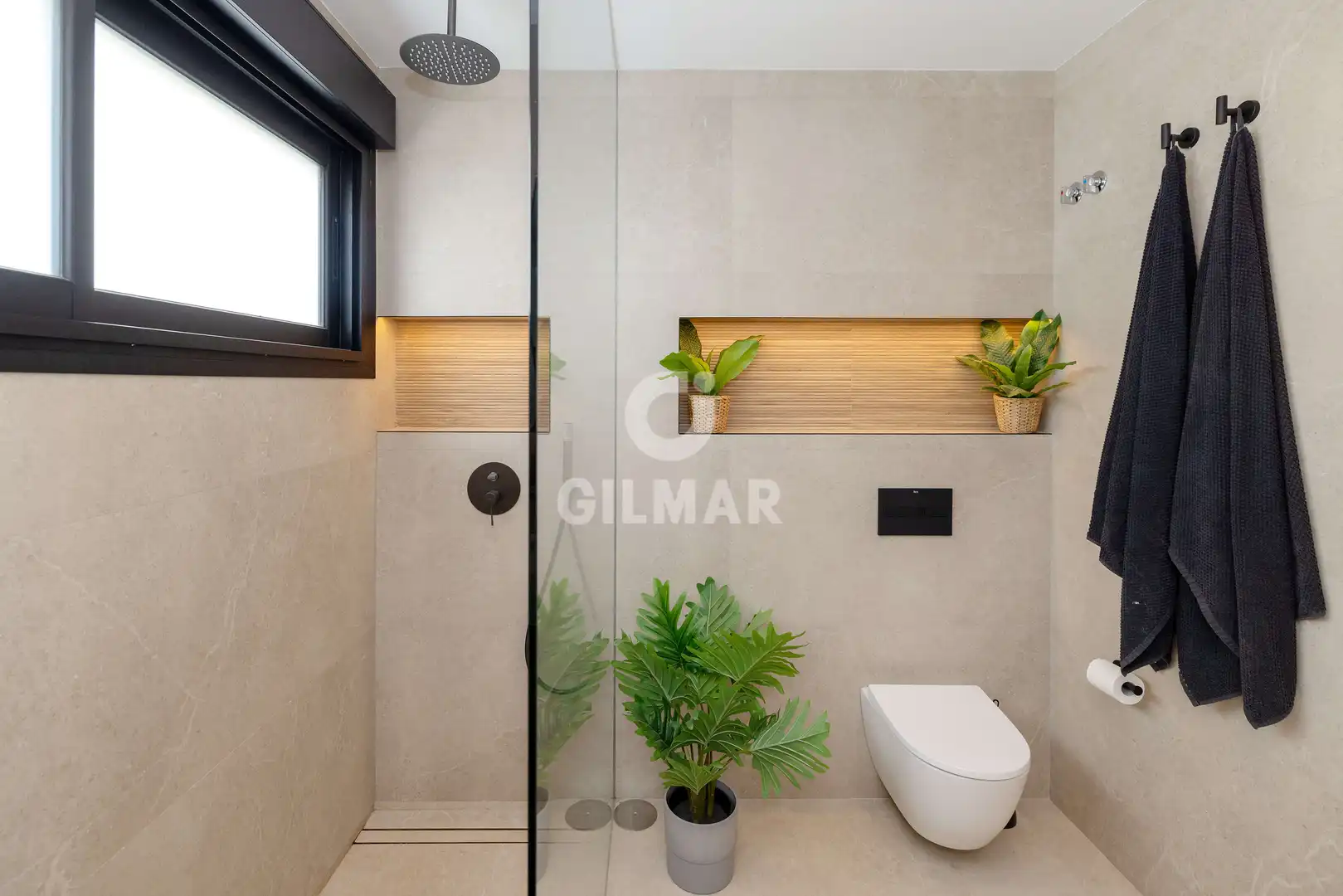 Baño de Dúplex en venta en Benalmádena con Calefacción, Jardín privado y Piscina