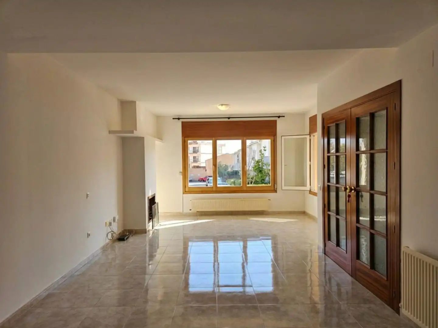 Adosado con terraza en venta en Carrer VALENCIA, imagen 2