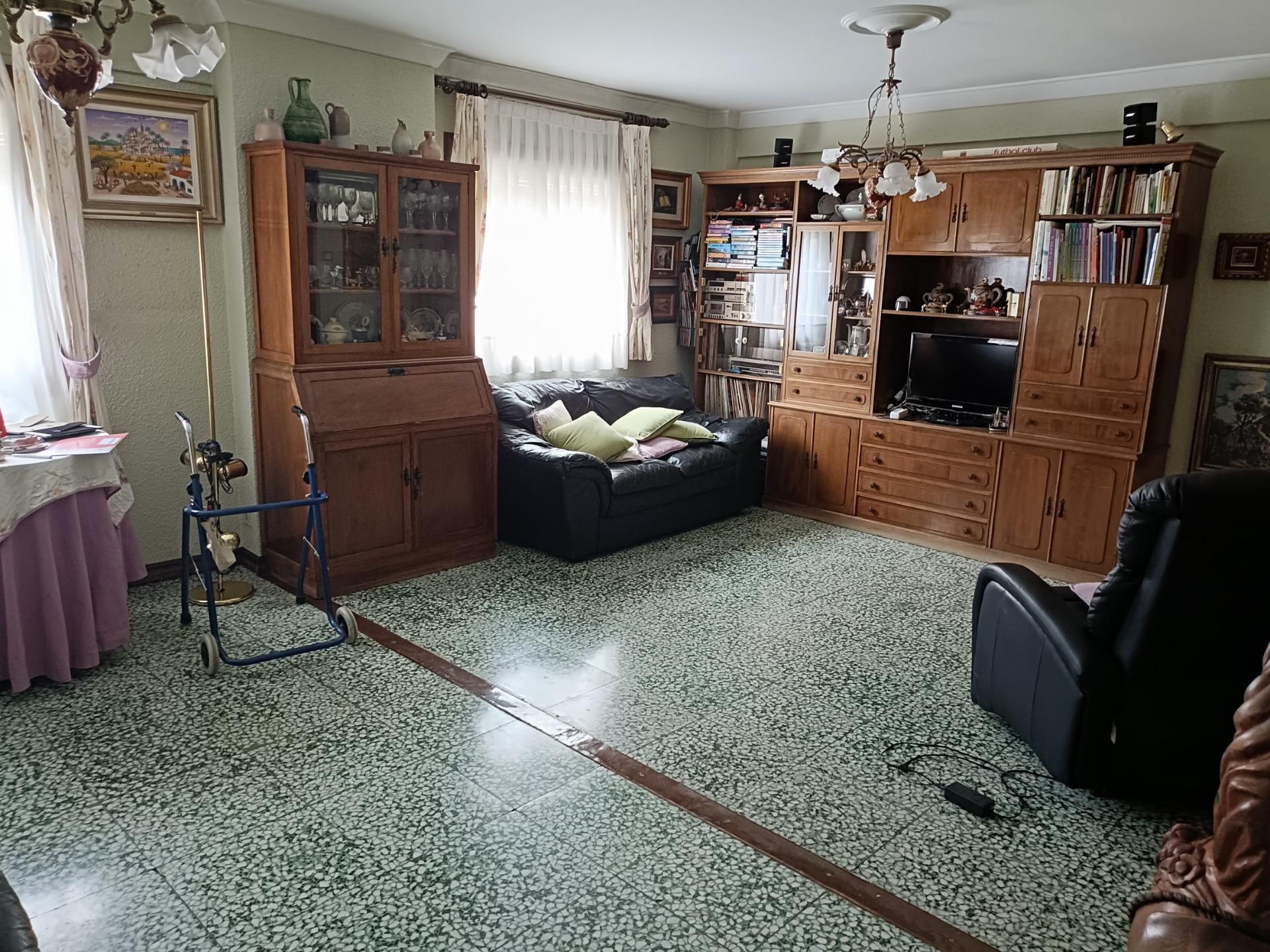 Sala d'estar de Pis en venda en  Zaragoza Capital