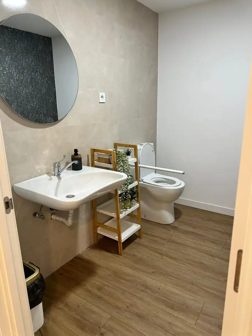 Baño de Local en traspaso en Villaviciosa de Odón con Aire acondicionado y Amueblado