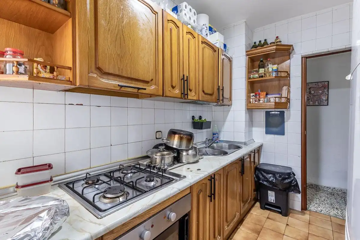 Küche von Wohnung zum Verkauf in Granada mit Klimaanlage, Waschmaschine und Balkon