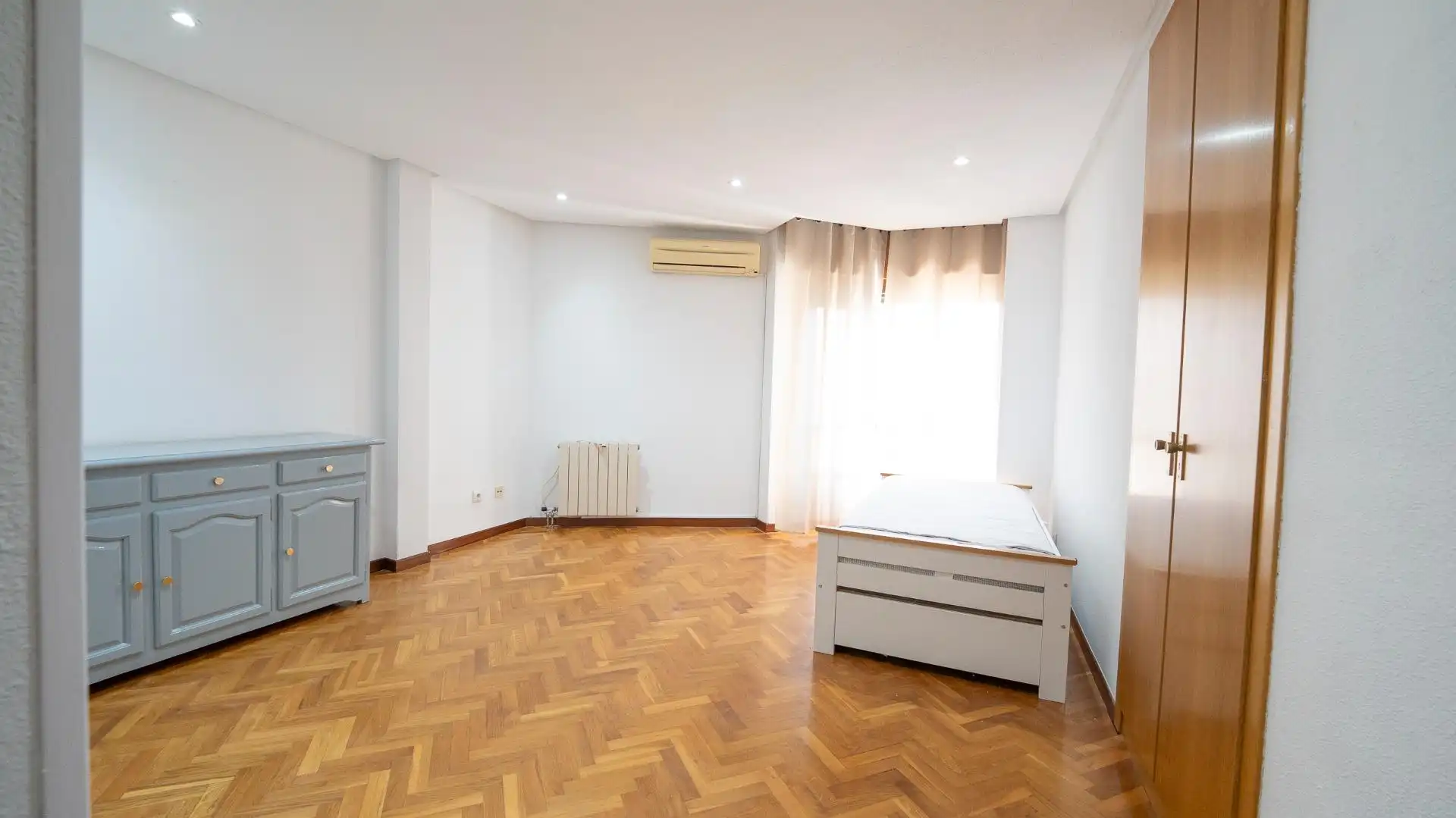 Habitación de Estudio de alquiler en Madrid con Aire acondicionado, Calefacción y Parquet