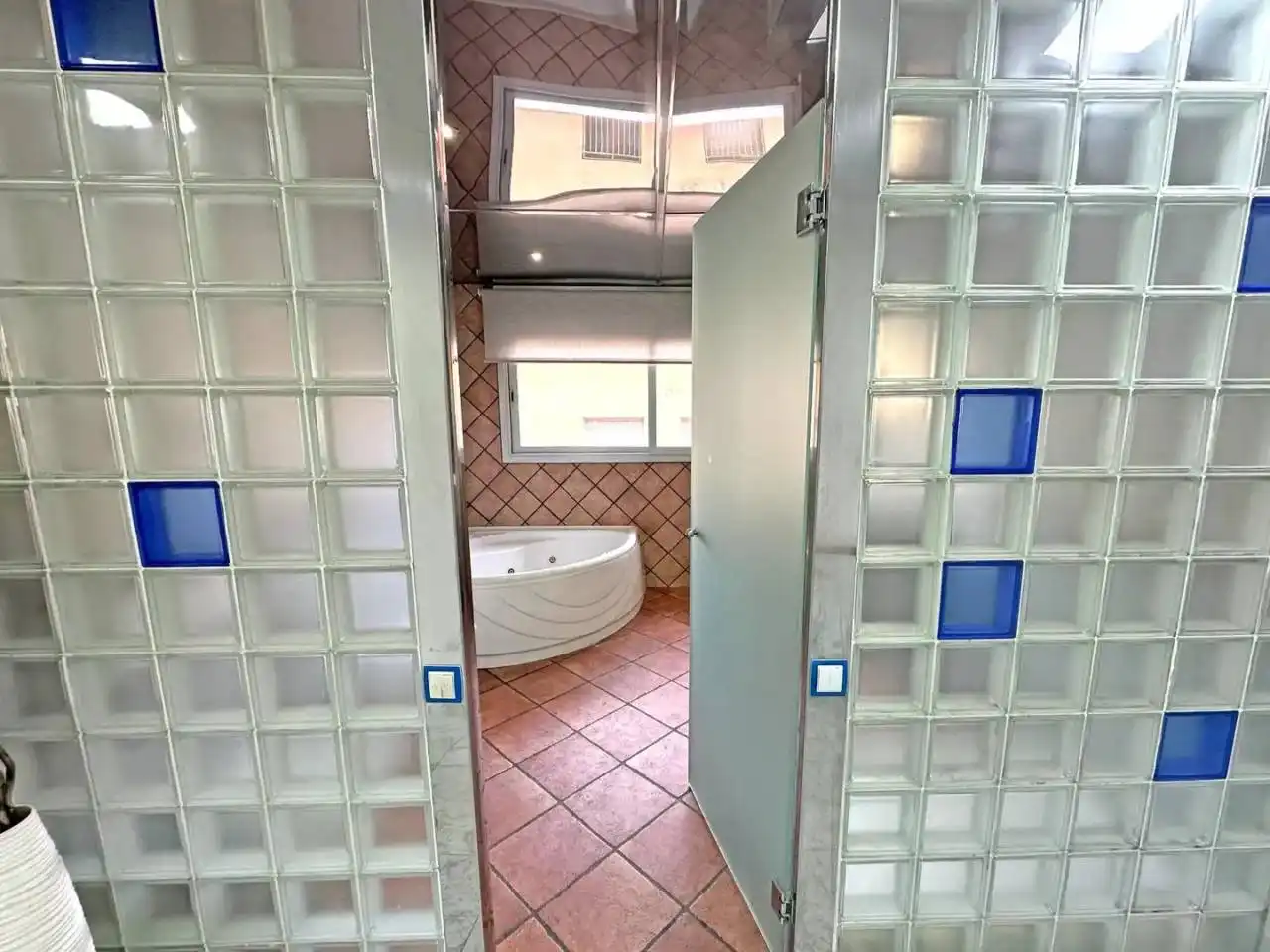Bany de Dúplex en venda en Terrassa amb Calefacció, Terrassa i Moblat