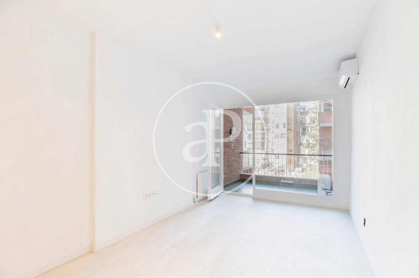 Exterior view of Flat to rent in  Barcelona Capital  with Air Conditioner, Heating and Furnished