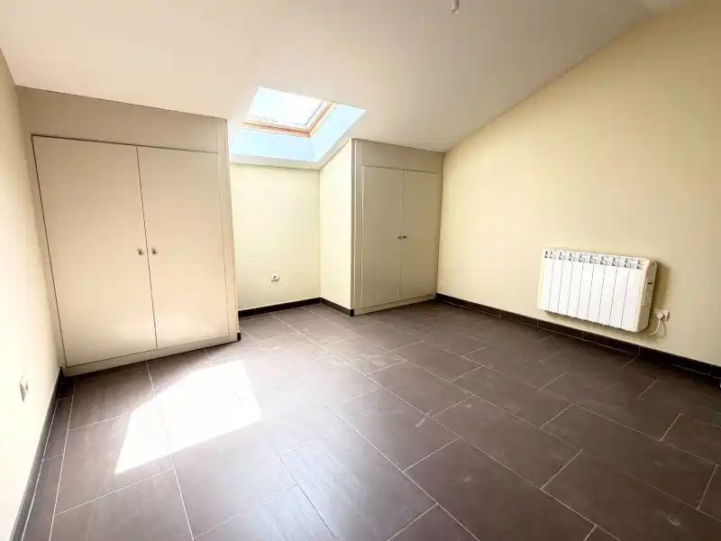 Habitación de Ático en venta en Villacastín con Calefacción, Jardín privado y Terraza