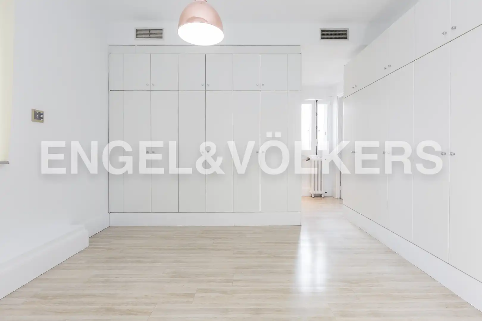 Bedroom of Attic for rent in Madrid  with Air Conditioner, Heating and Parquet flooring