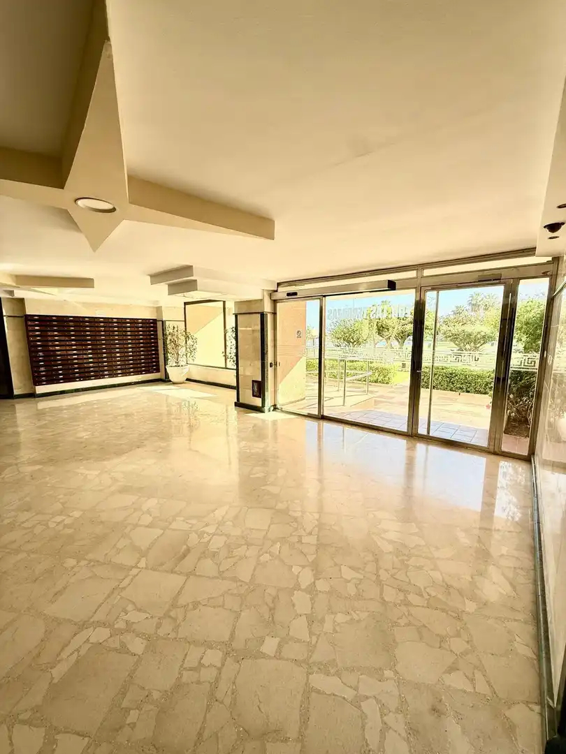 Ático de alquiler en Vélez-Málaga con Jardín privado, Terraza y Amueblado
