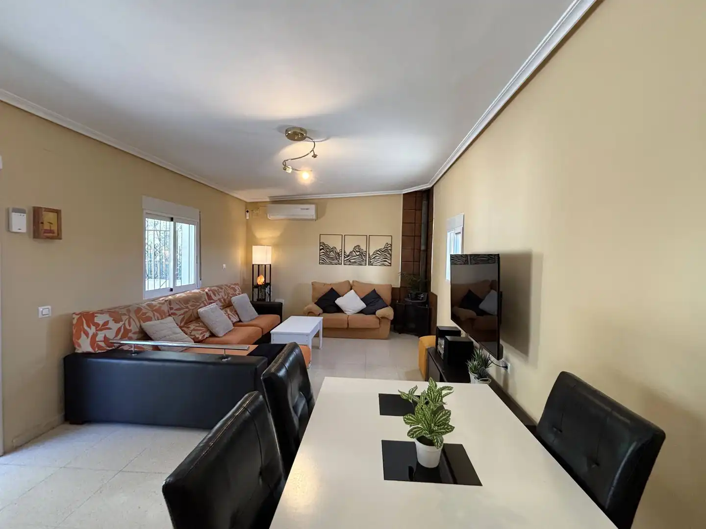 Sala de estar de Casa o chalet en venta en Alicante / Alacant con Aire acondicionado, Jardín privado y Trastero
